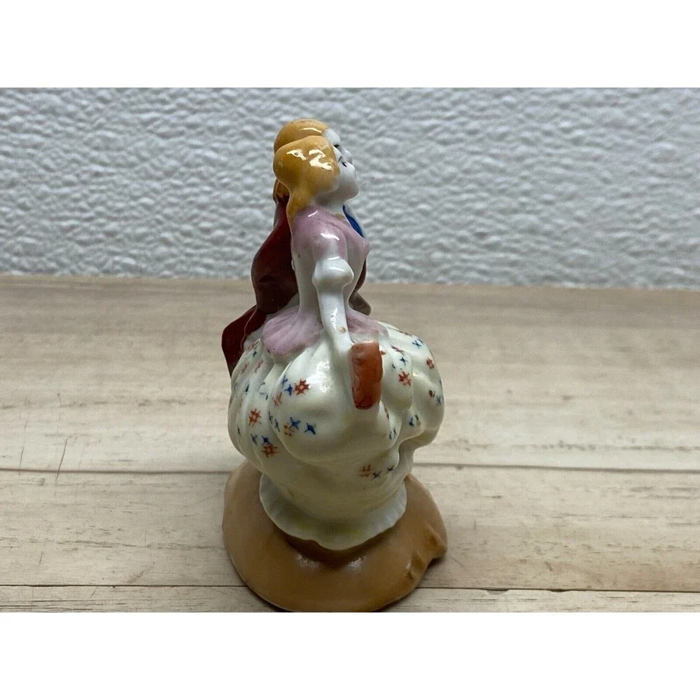 Vtg Victorian Couple Miniture Porcelain Figurine Made In Japan